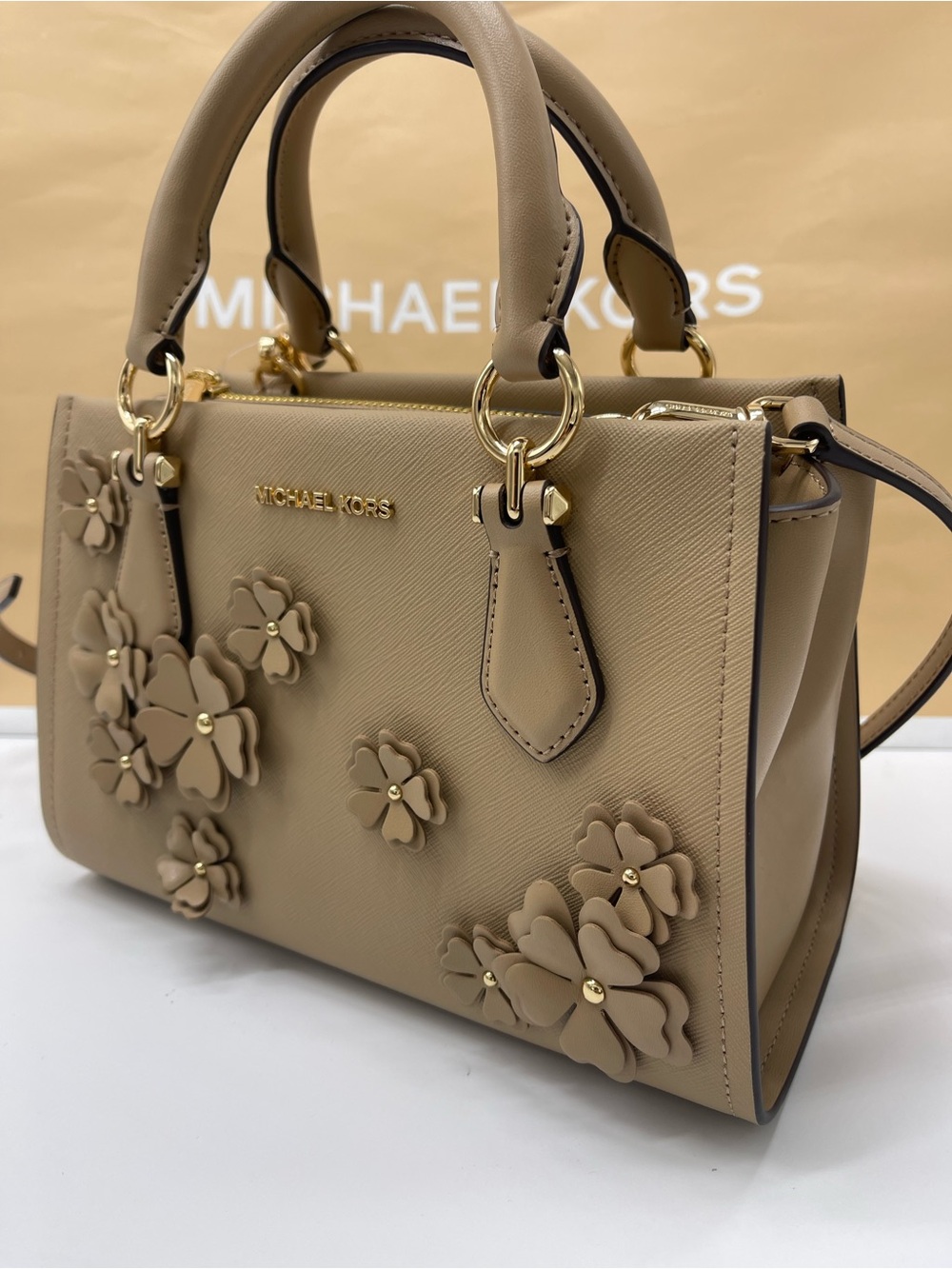 MICHAEL KORS Marilyn Sm Floral Embellished Satchel Messenger Crossbody
Camel
NWT